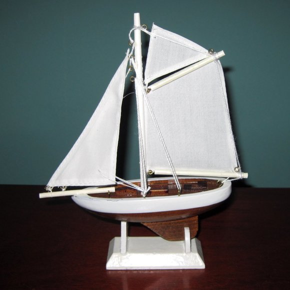 Wooden Ship Model- Gaffed Rig Sloop Sailboat w/ White and Natural Hull Assembled - Picture 1 of 5